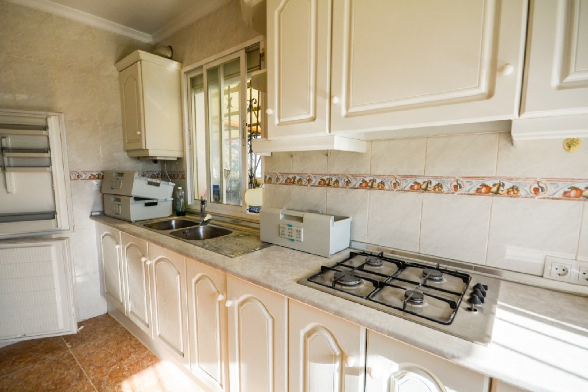 Resale - House - Detached Villa - Estepona - Estepona Centro