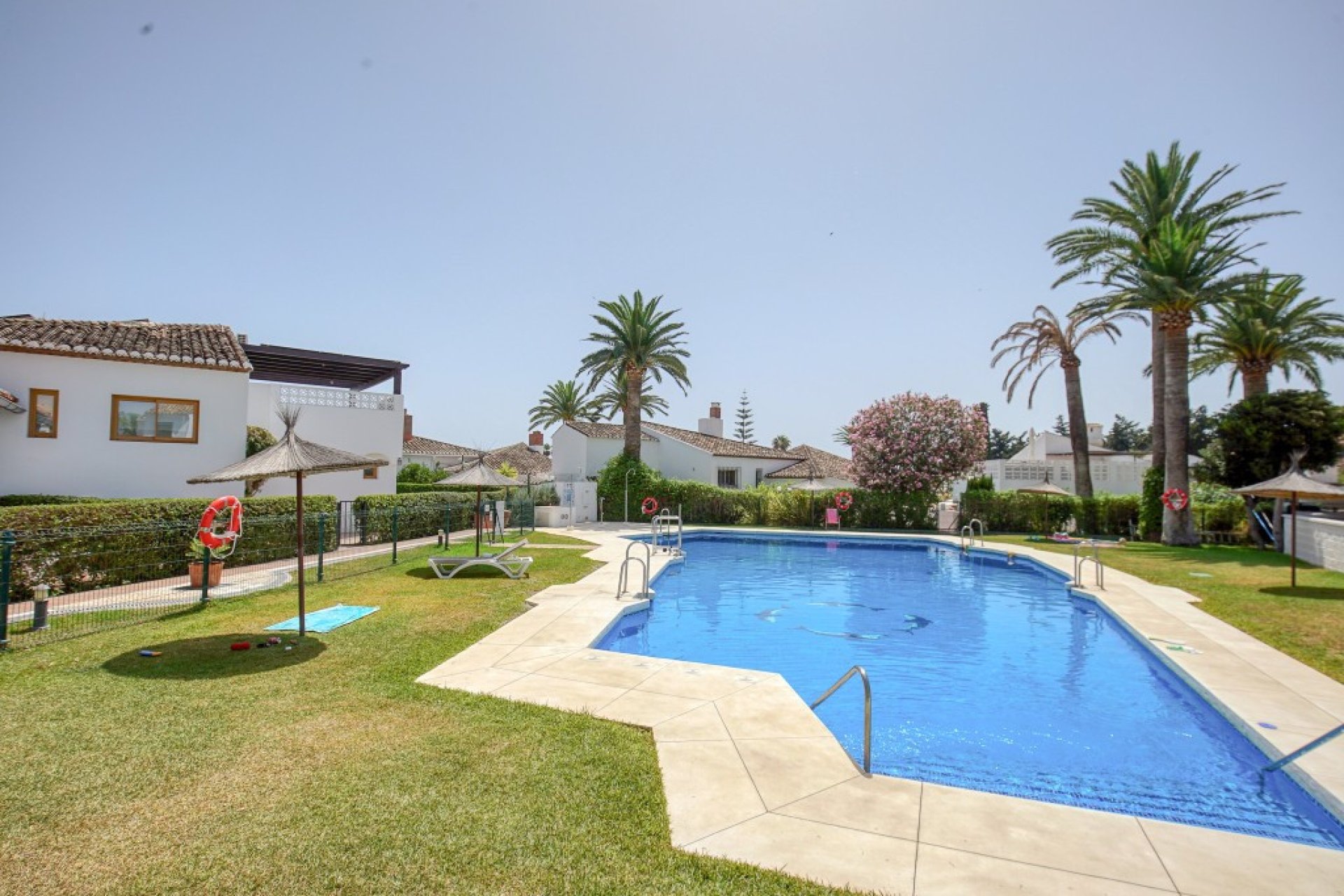 Resale - House - Detached Villa - Estepona - Estepona Centro