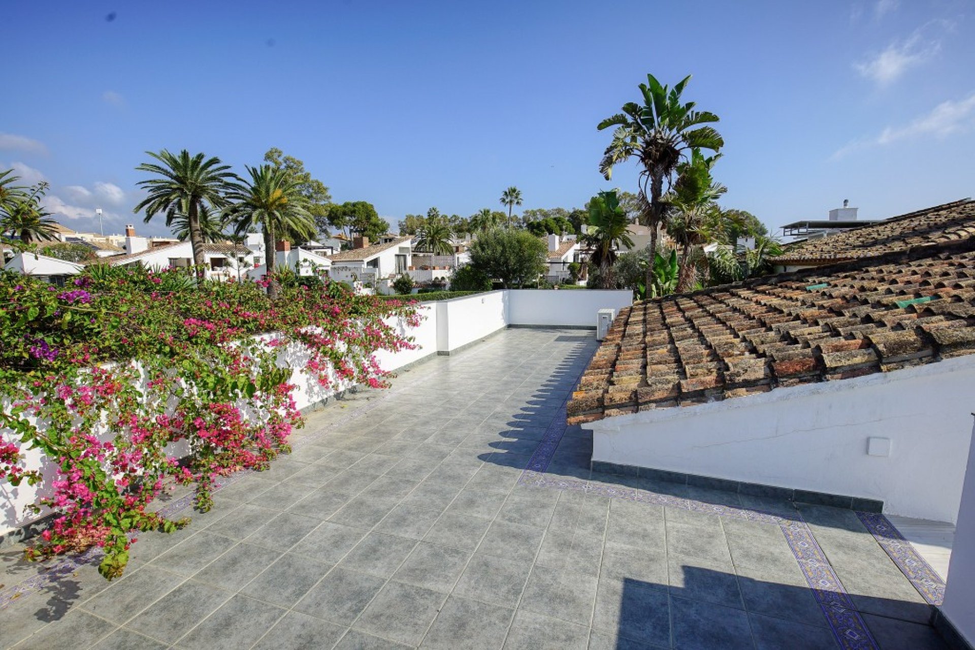 Resale - House - Detached Villa - Estepona - Estepona Centro