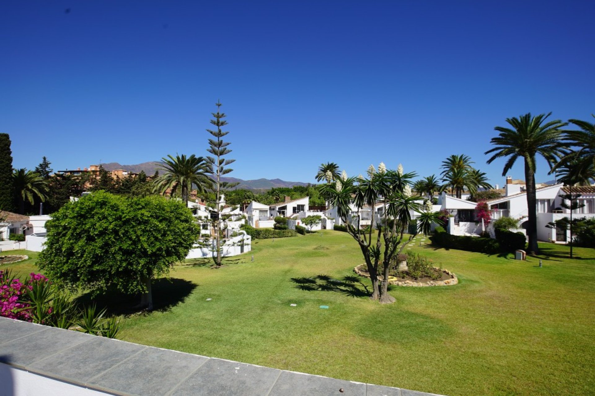 Resale - House - Detached Villa - Estepona - Estepona Centro