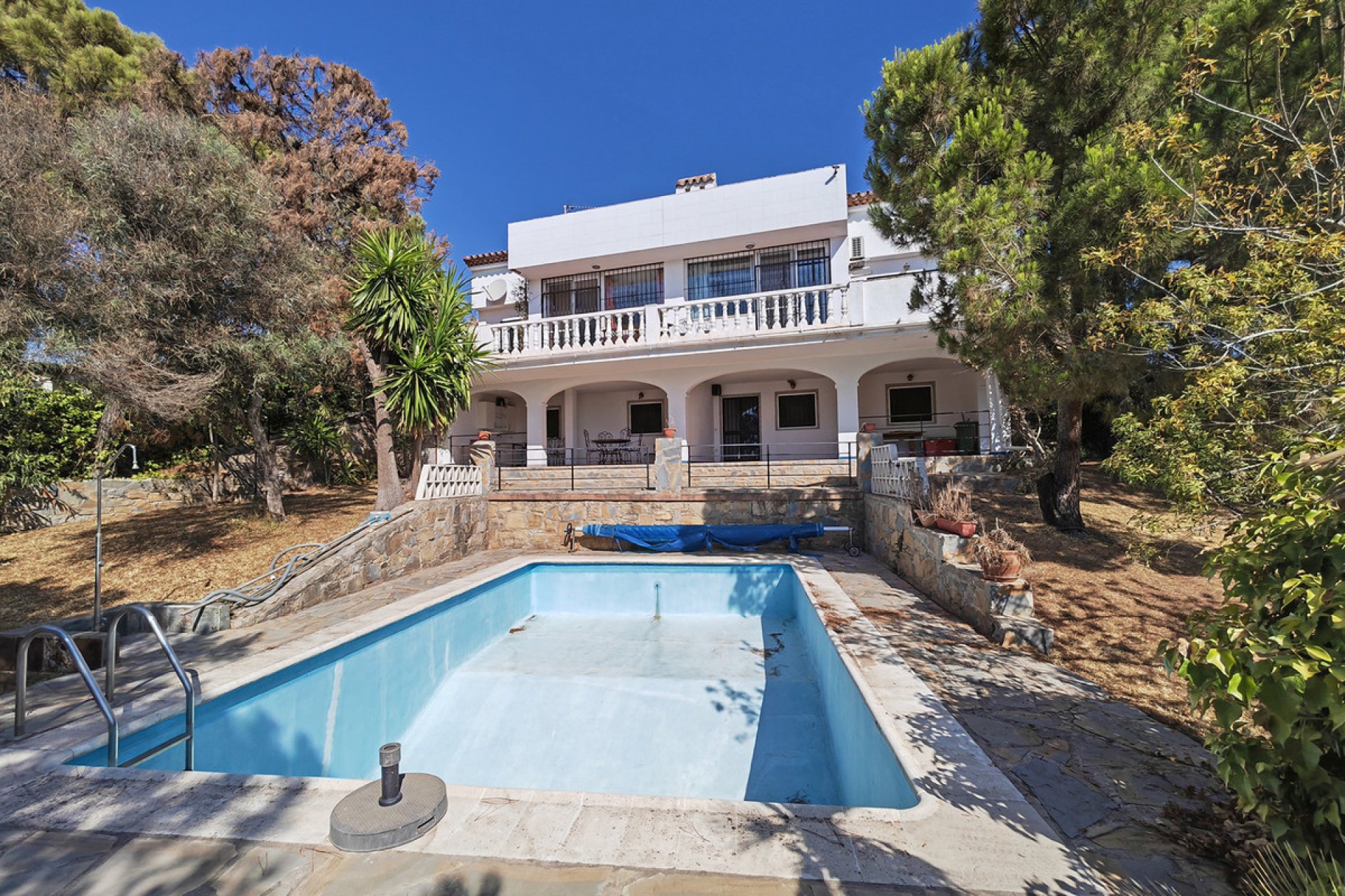 Resale - House - Detached Villa - Estepona - Estepona Centro