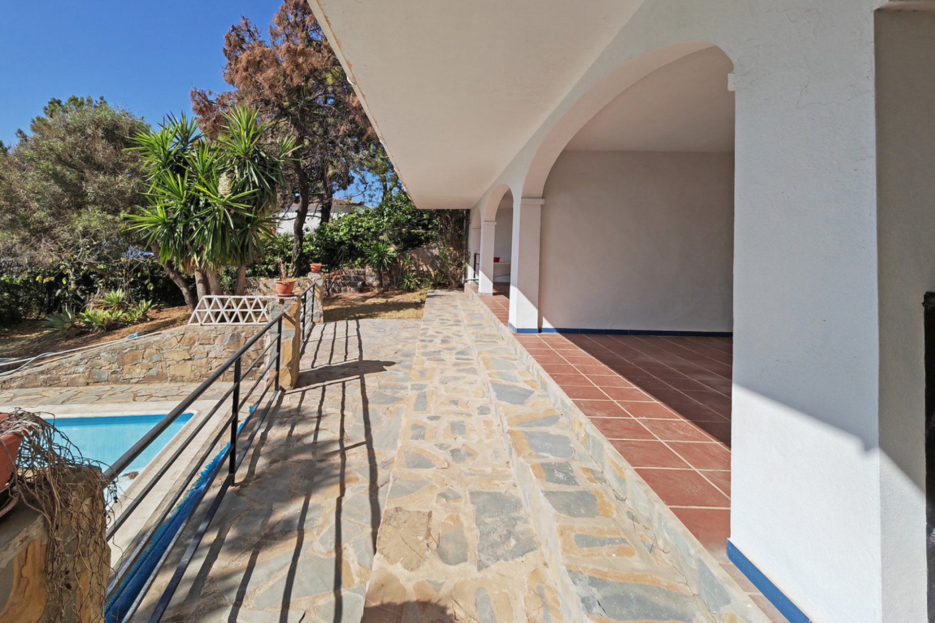 Resale - House - Detached Villa - Estepona - Estepona Centro