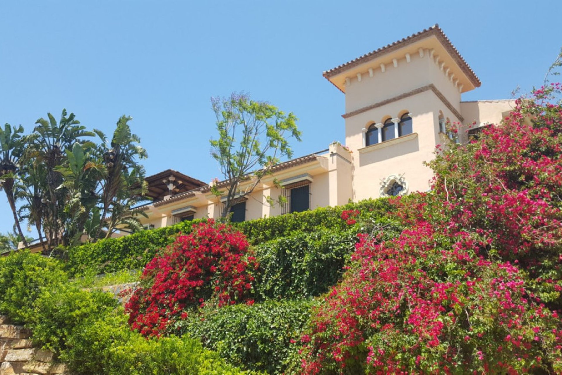 Resale - House - Detached Villa - Estepona - Estepona Centro