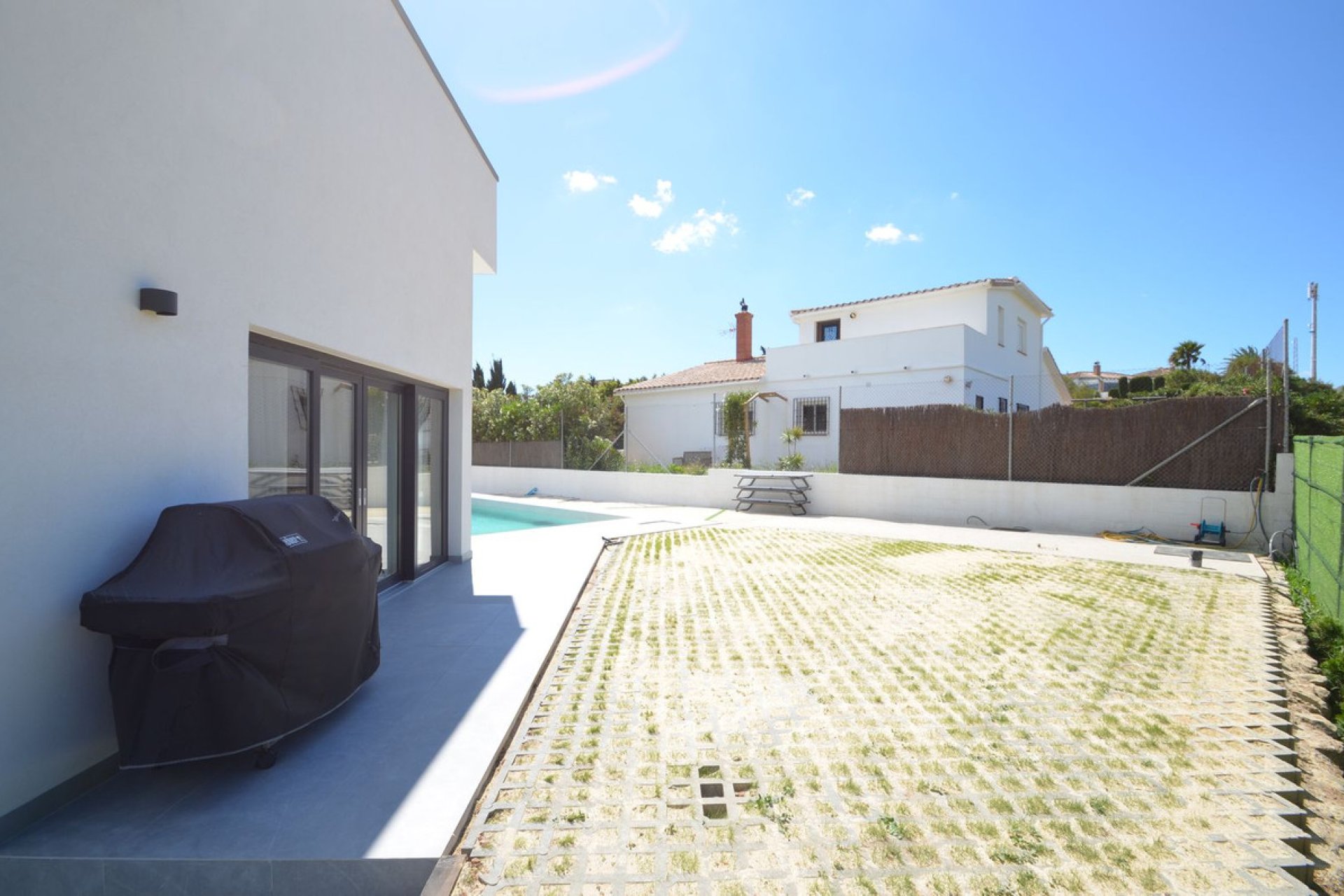 Resale - House - Detached Villa - Estepona - Estepona Centro