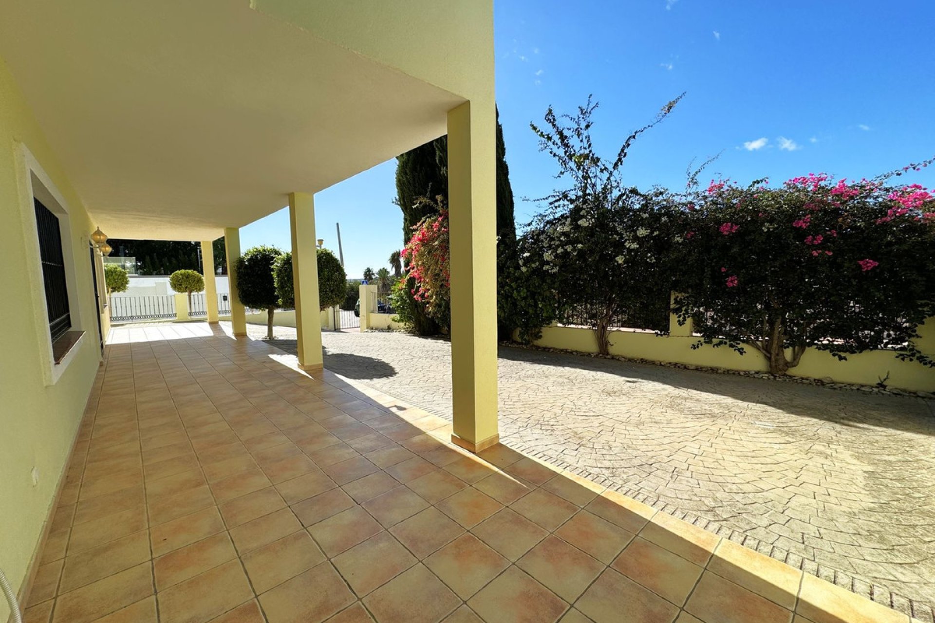 Resale - House - Detached Villa - Estepona - Estepona Centro