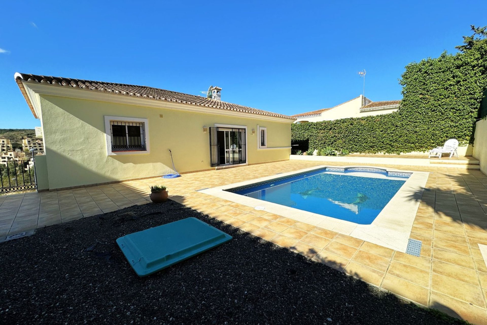 Resale - House - Detached Villa - Estepona - Estepona Centro