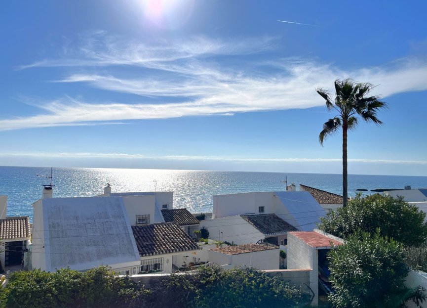 Resale - House - Detached Villa - Estepona - Estepona Centro