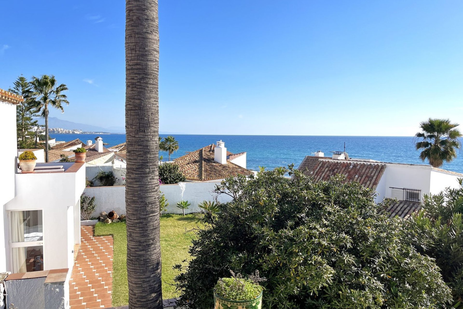 Resale - House - Detached Villa - Estepona - Estepona Centro