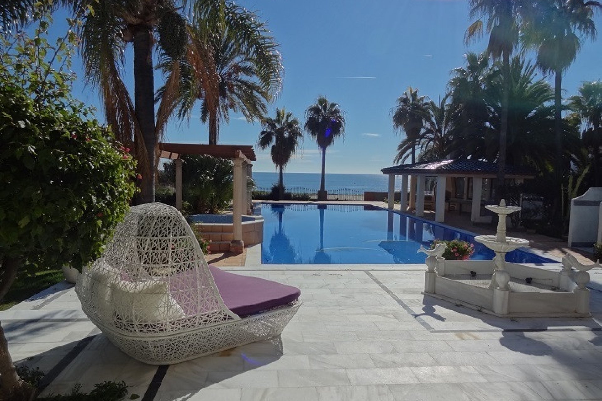 Resale - House - Detached Villa - Estepona - Estepona Centro