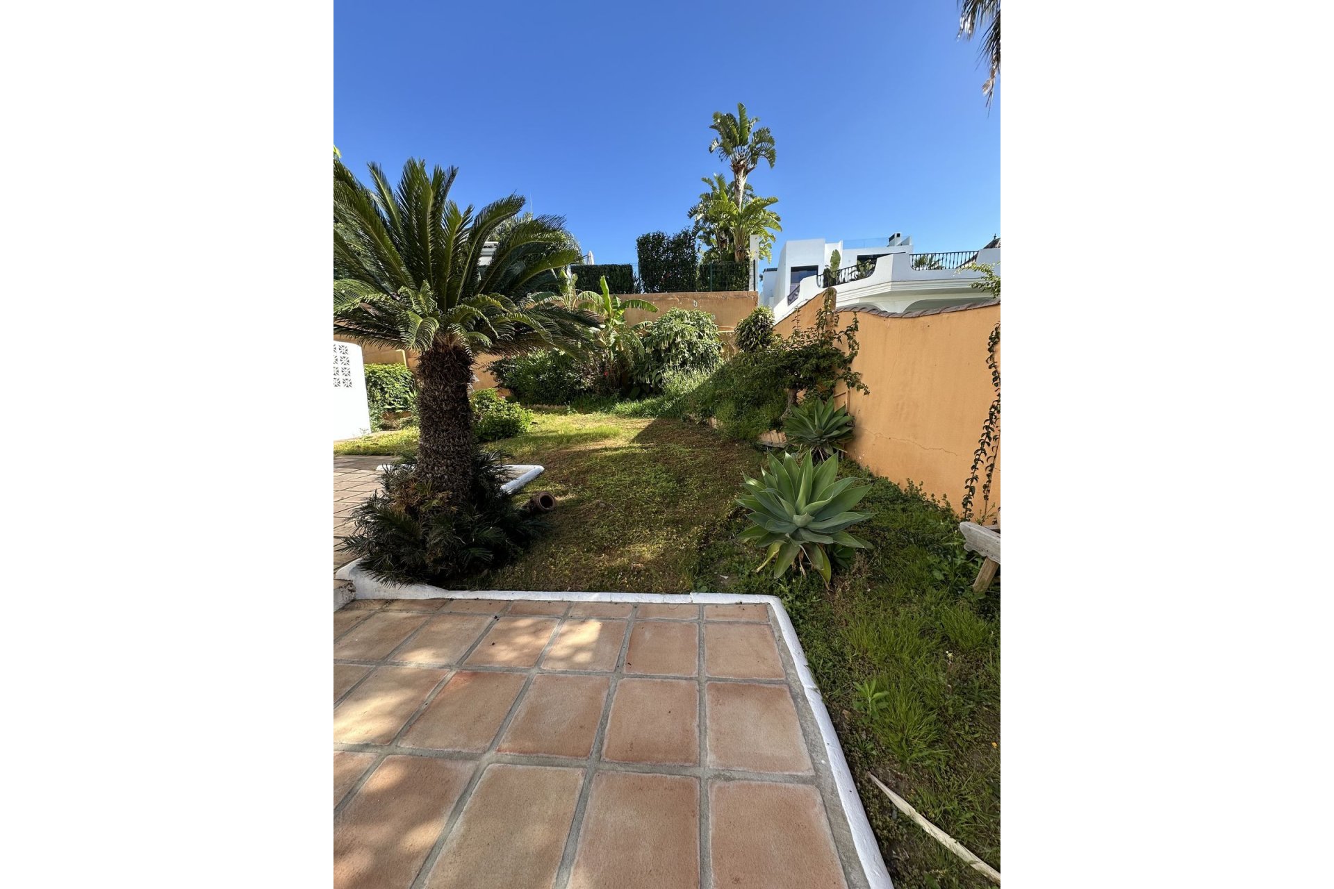 Resale - House - Detached Villa - Estepona - Estepona Centro