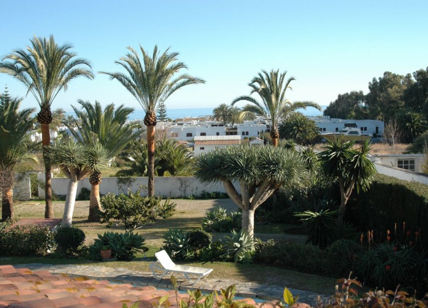 Resale - House - Detached Villa - Estepona - Estepona Centro