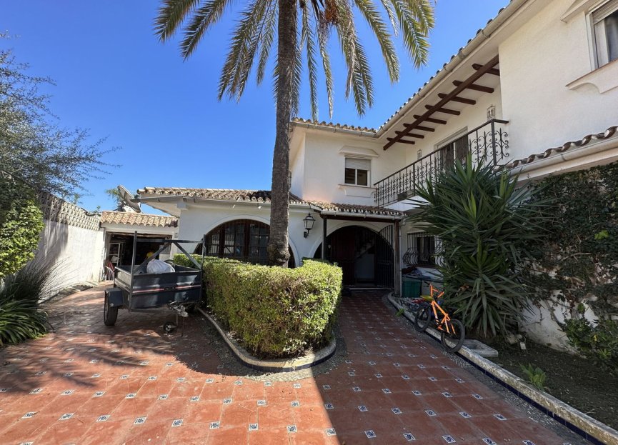 Resale - House - Detached Villa - Estepona - Estepona Centro