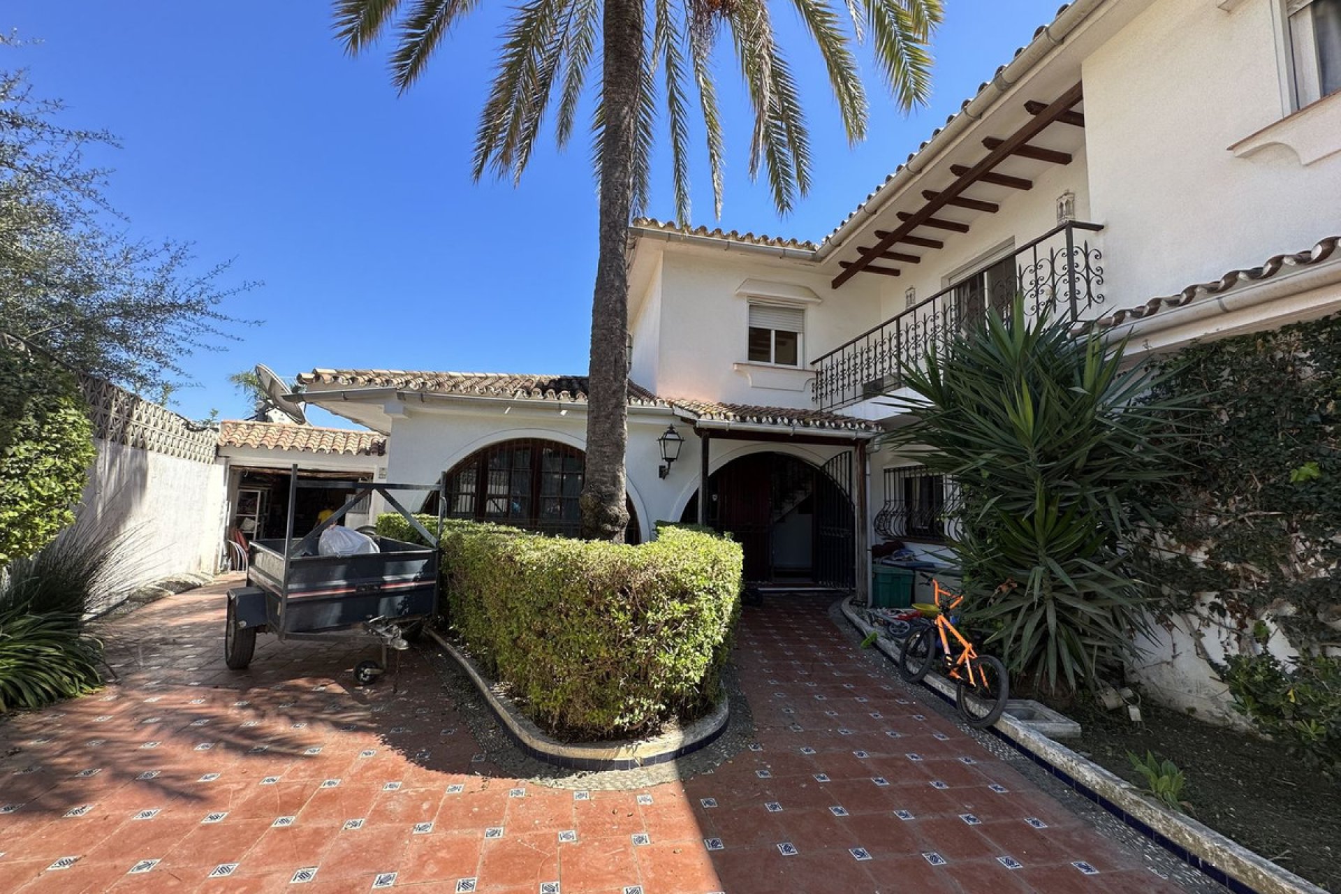 Resale - House - Detached Villa - Estepona - Estepona Centro