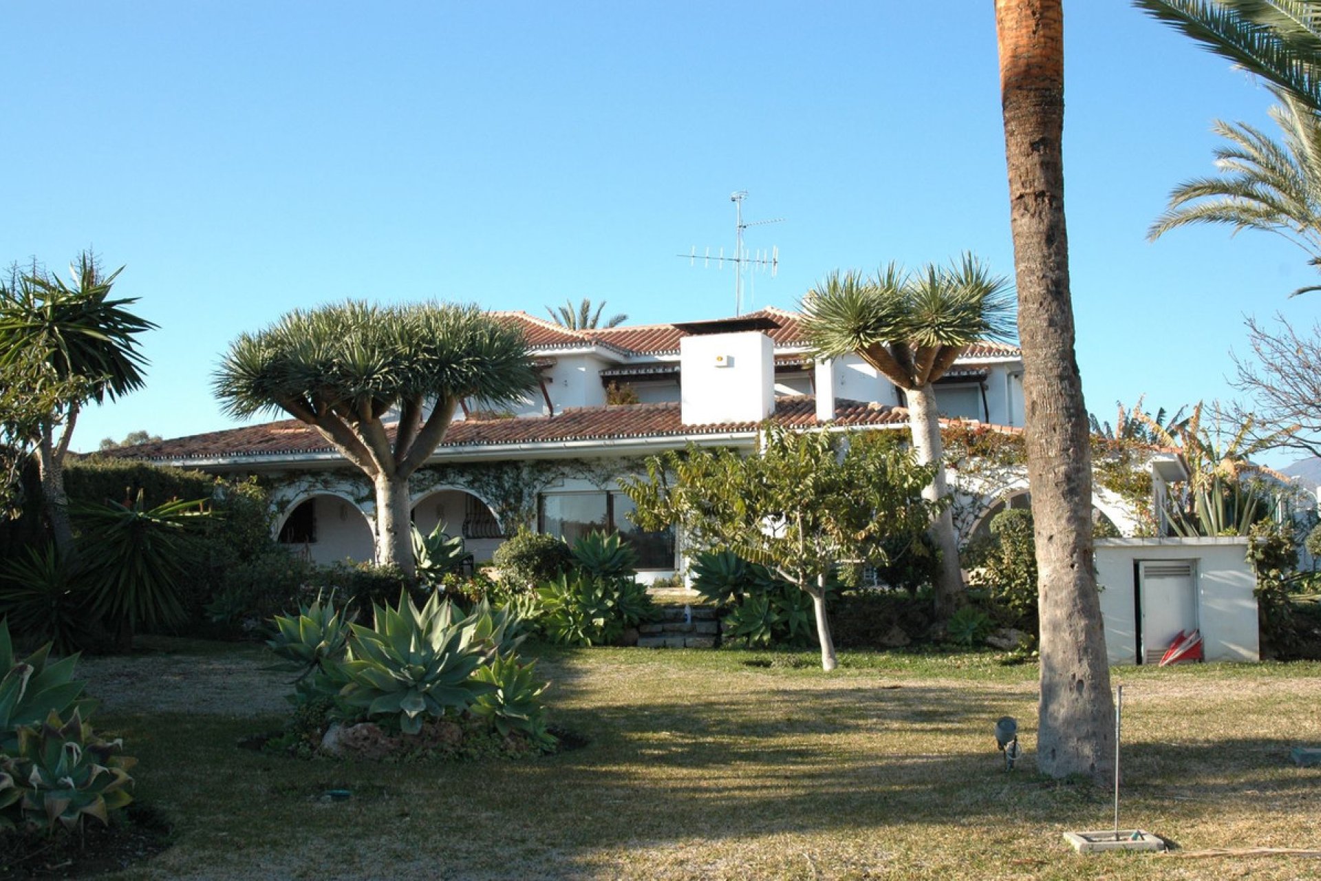 Resale - House - Detached Villa - Estepona - Estepona Centro