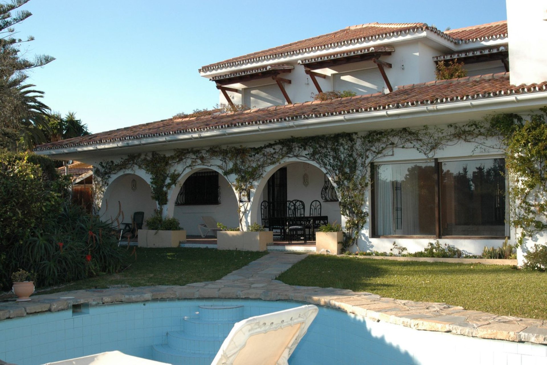 Resale - House - Detached Villa - Estepona - Estepona Centro