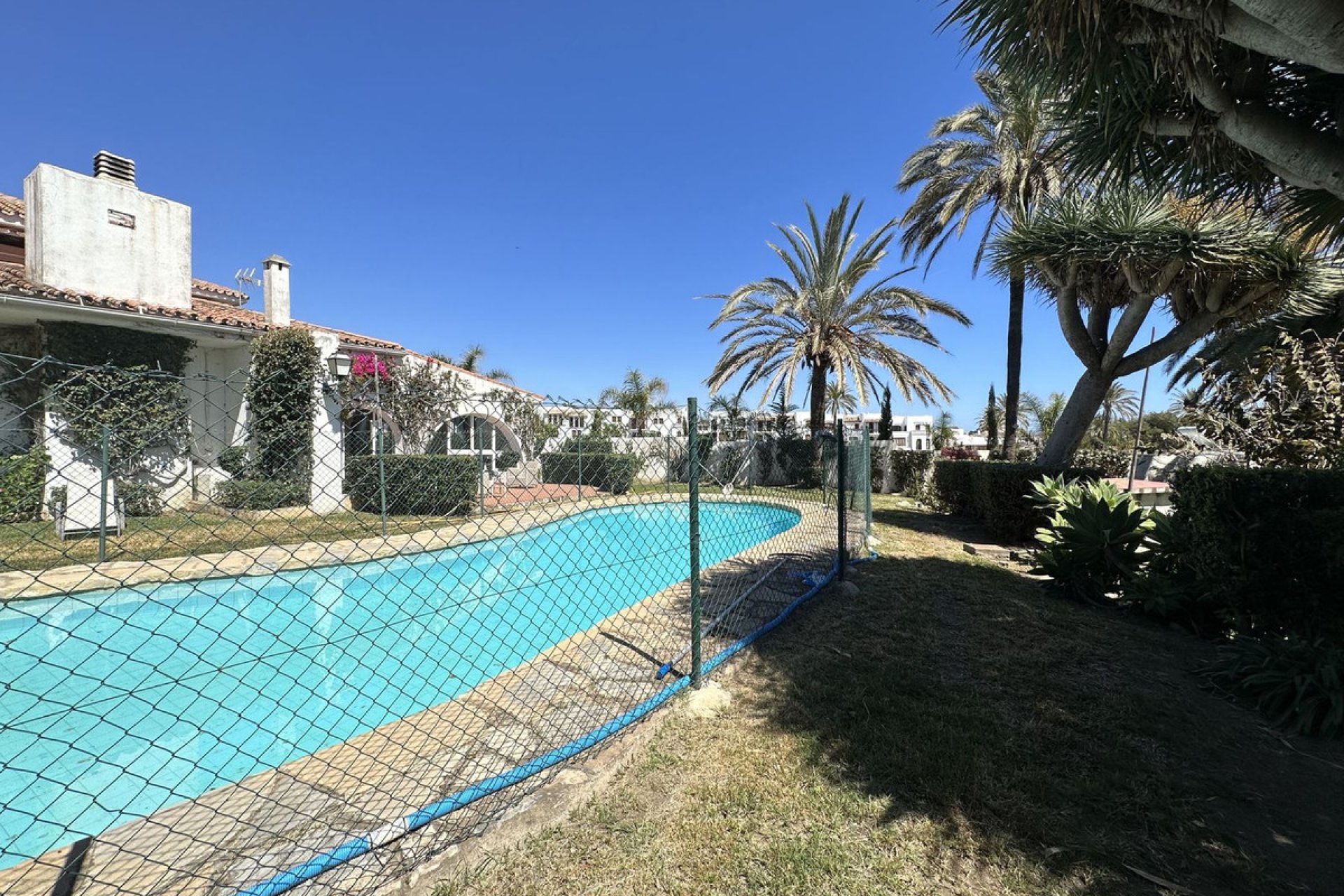 Resale - House - Detached Villa - Estepona - Estepona Centro