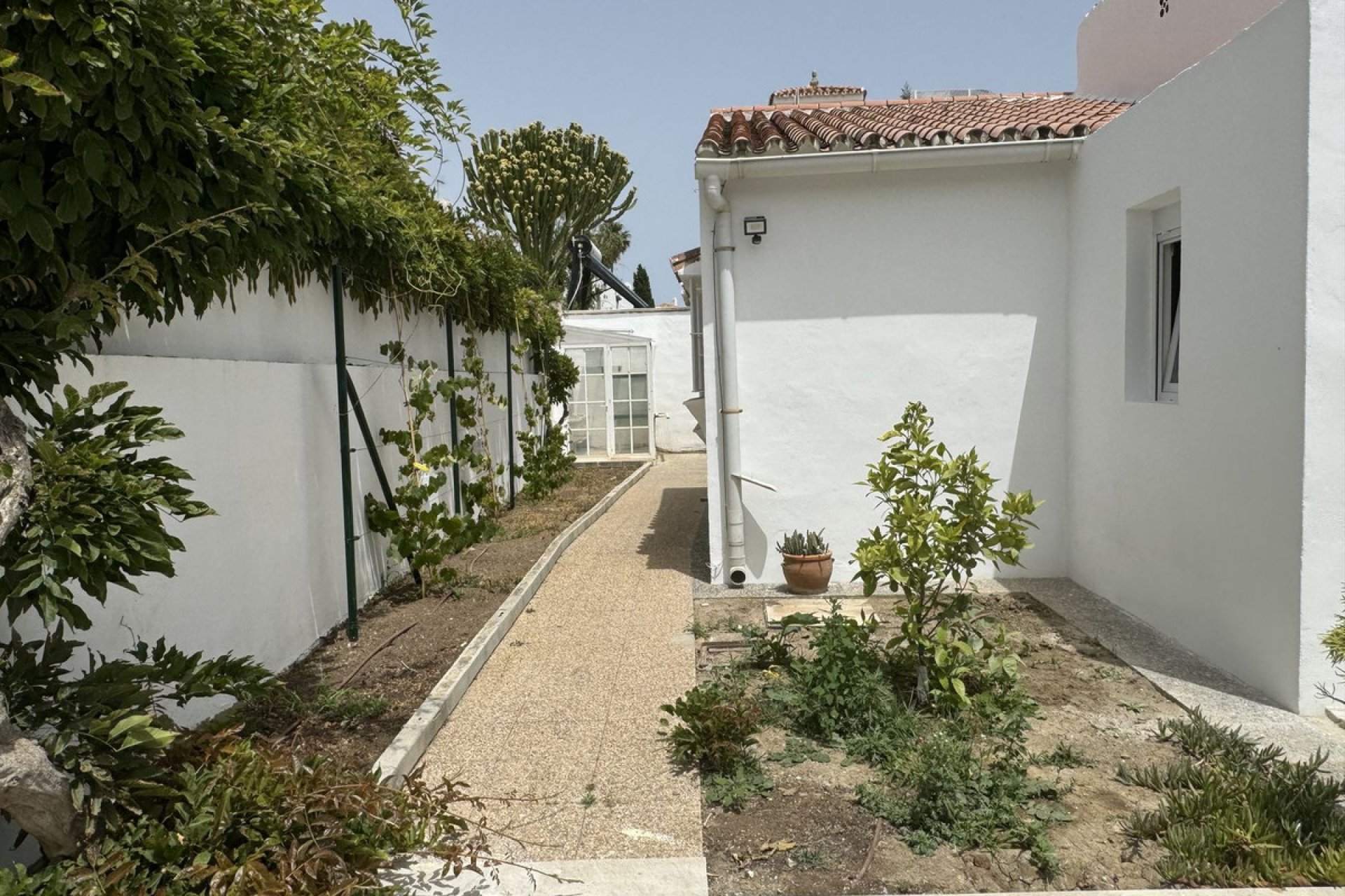 Resale - House - Detached Villa - Estepona - Estepona Centro