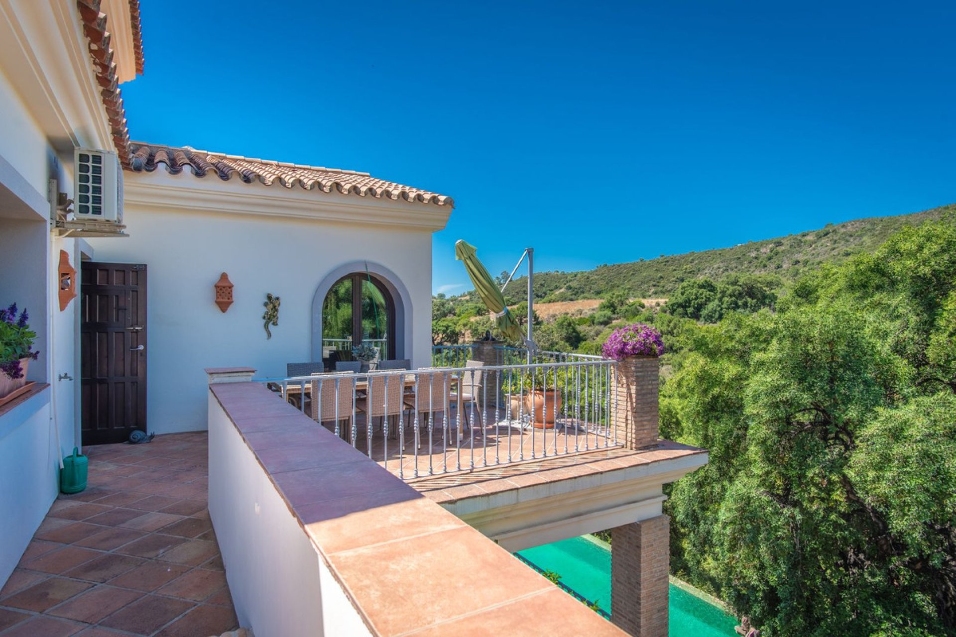 Resale - House - Detached Villa - Estepona - Estepona Centro