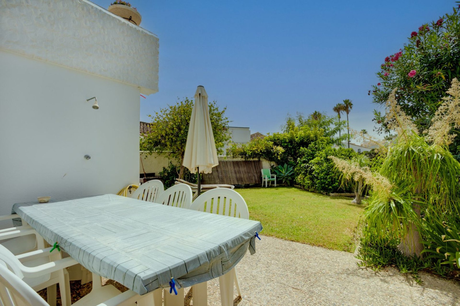 Resale - House - Detached Villa - Estepona - Estepona Centro