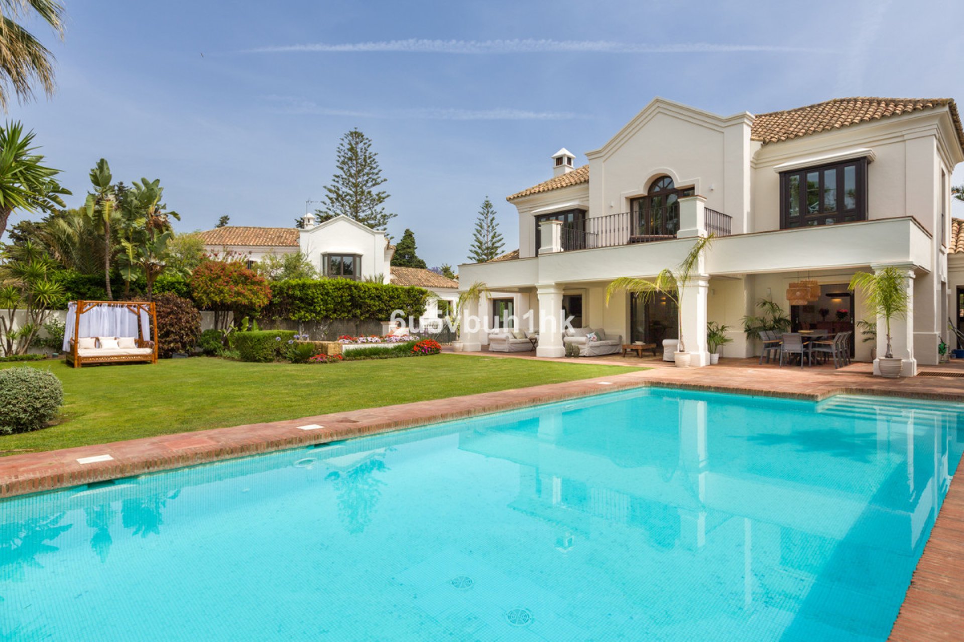 Resale - House - Detached Villa - Estepona - Estepona Centro