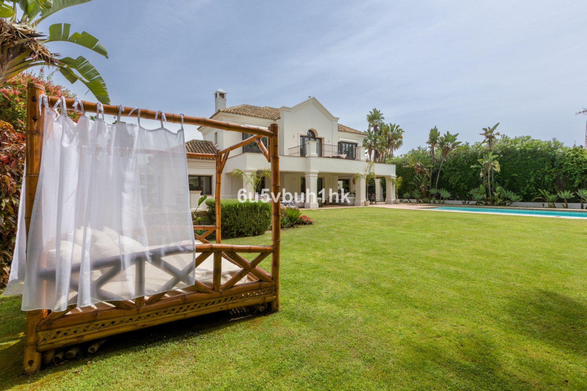 Resale - House - Detached Villa - Estepona - Estepona Centro