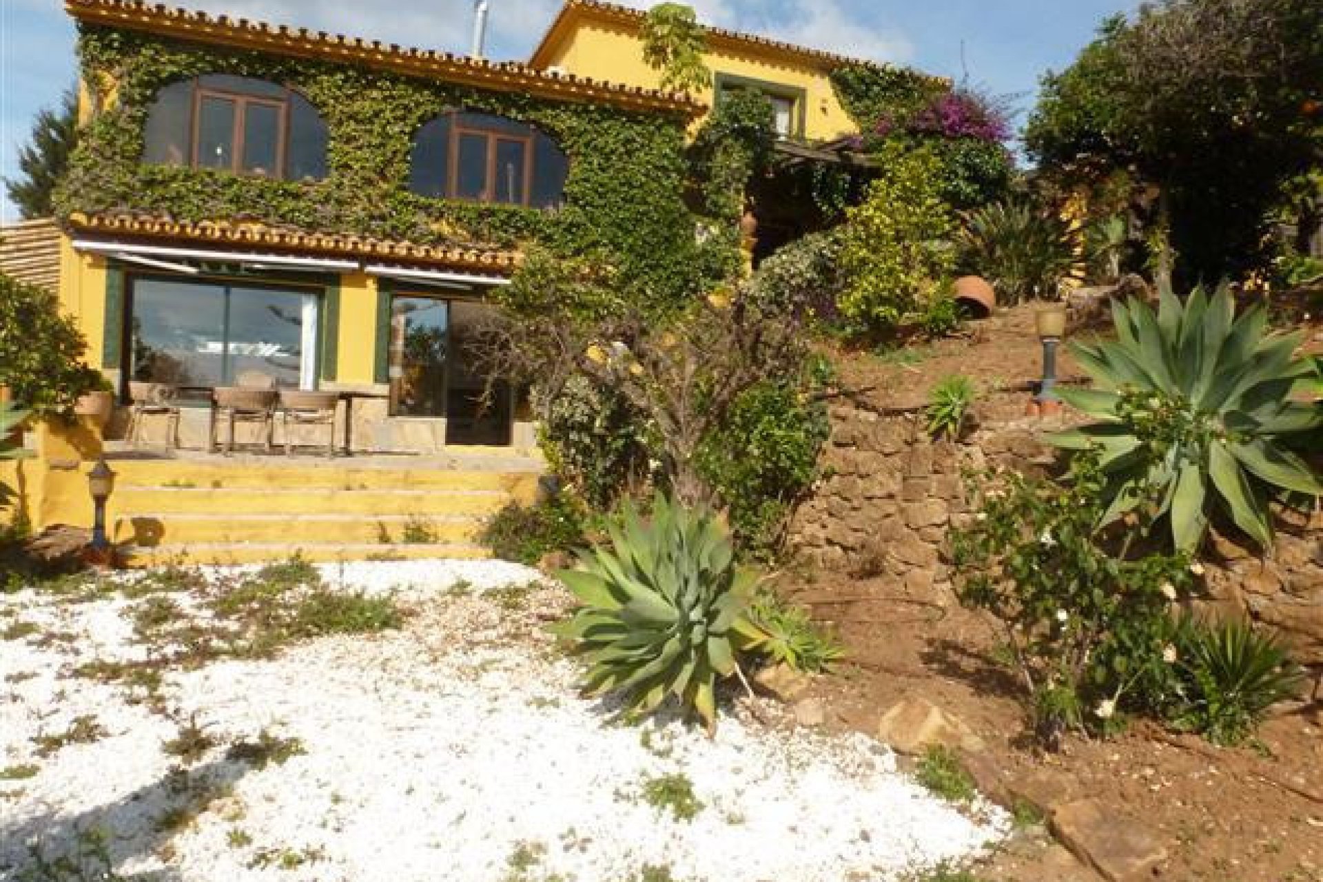 Resale - House - Detached Villa - Estepona - Estepona Centro