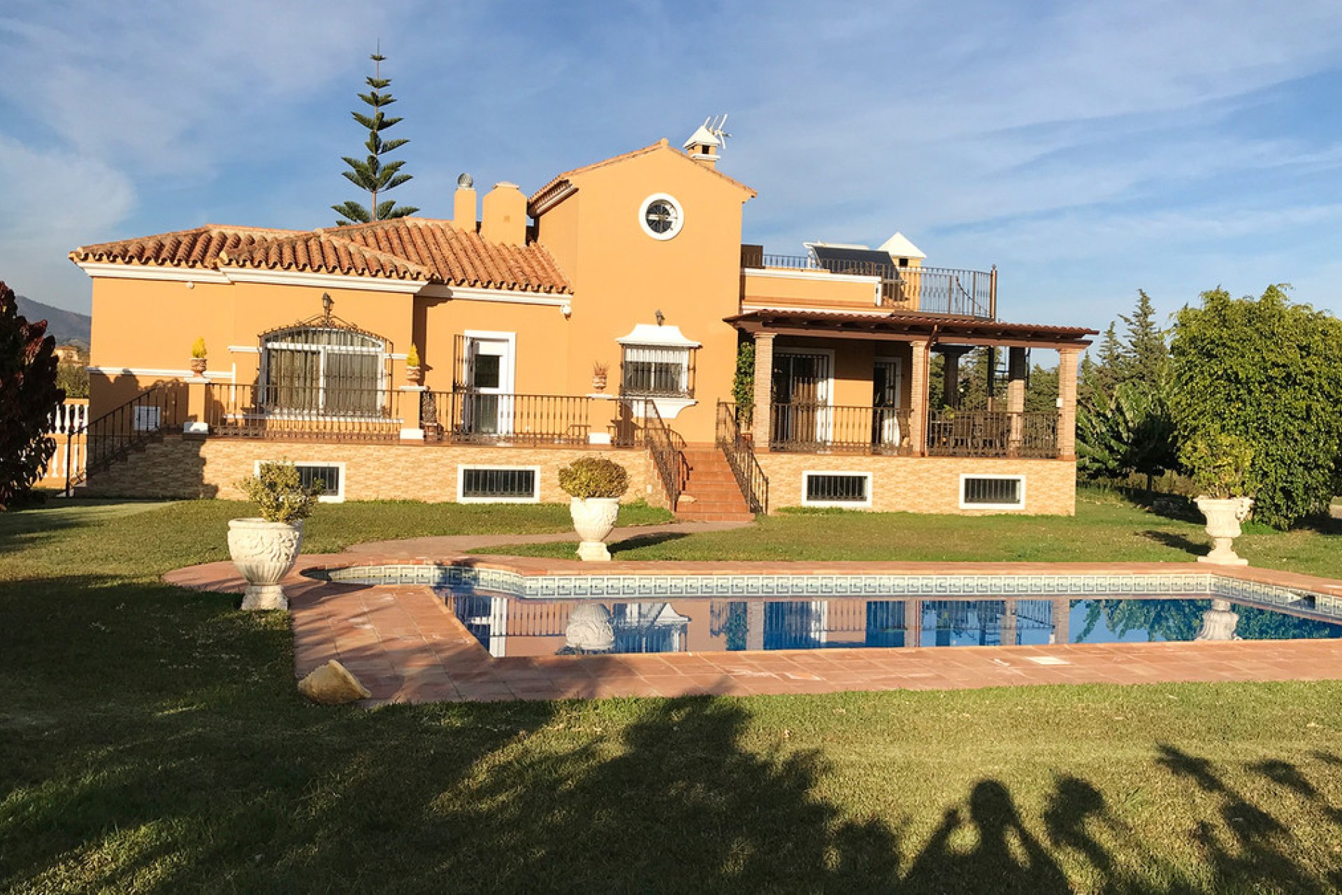 Resale - House - Detached Villa - Estepona - Estepona Centro