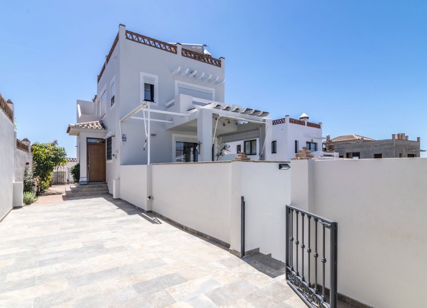 Resale - House - Detached Villa - Estepona - Estepona Centro