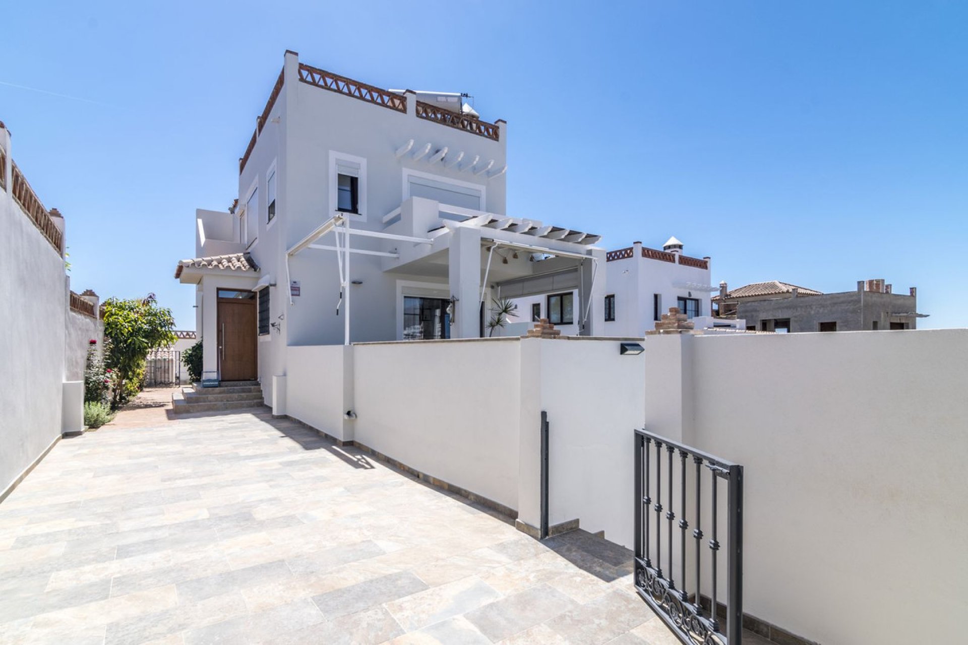 Resale - House - Detached Villa - Estepona - Estepona Centro