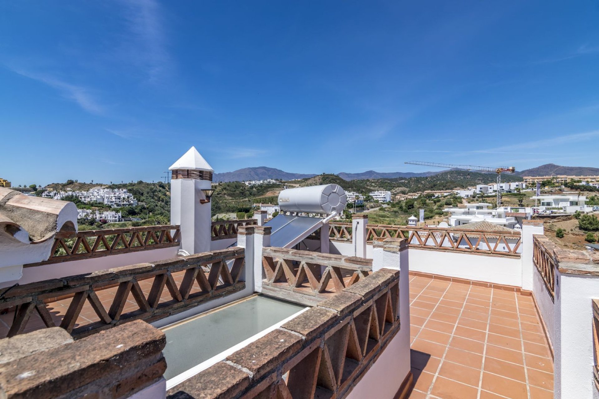 Resale - House - Detached Villa - Estepona - Estepona Centro