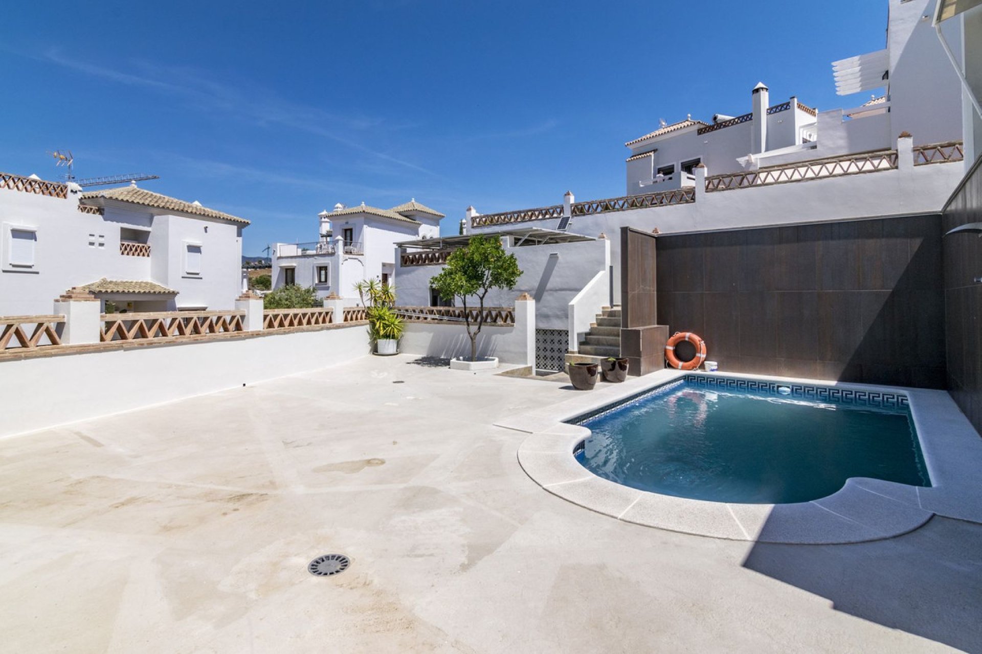 Resale - House - Detached Villa - Estepona - Estepona Centro