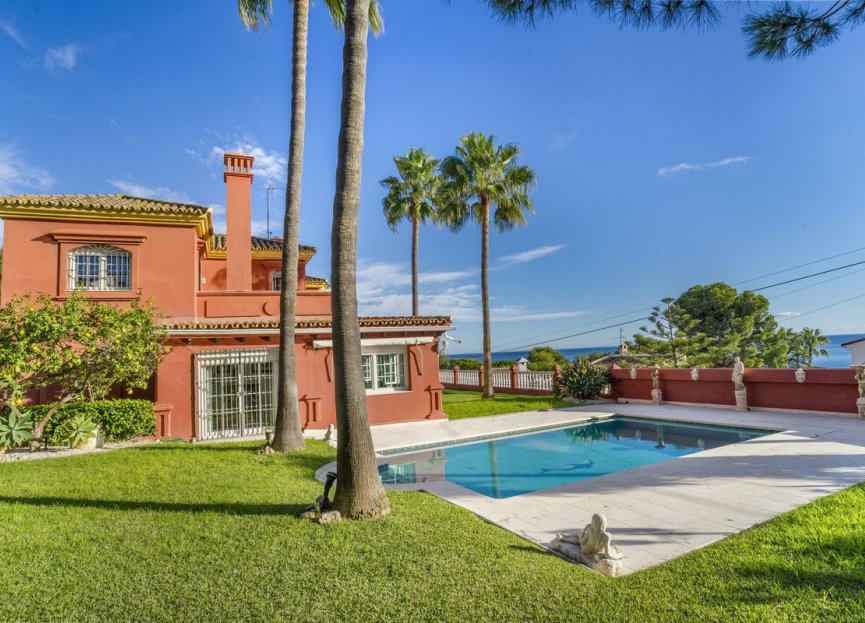 Resale - House - Detached Villa - Estepona - Estepona Centro