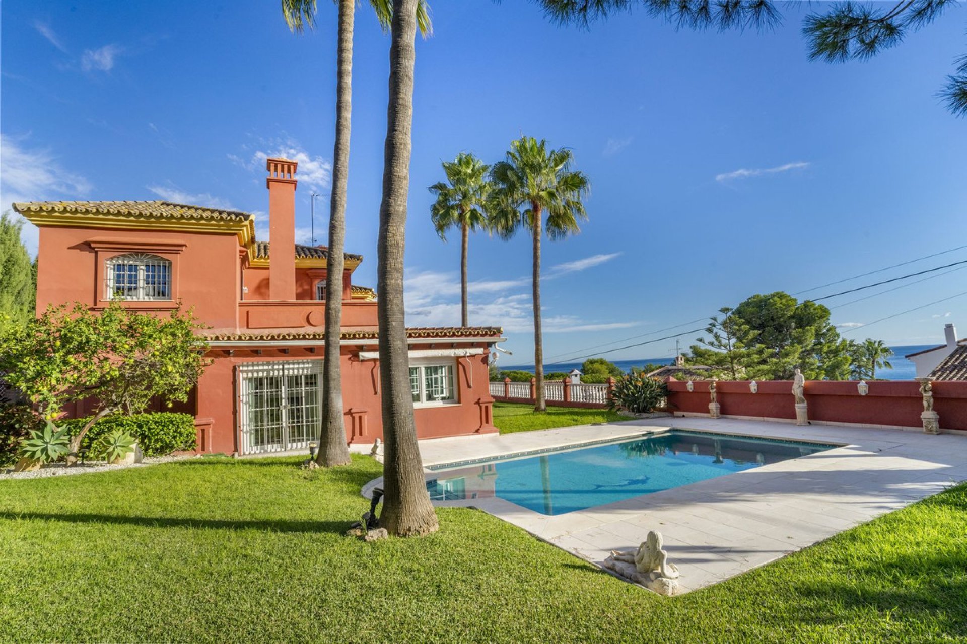 Resale - House - Detached Villa - Estepona - Estepona Centro