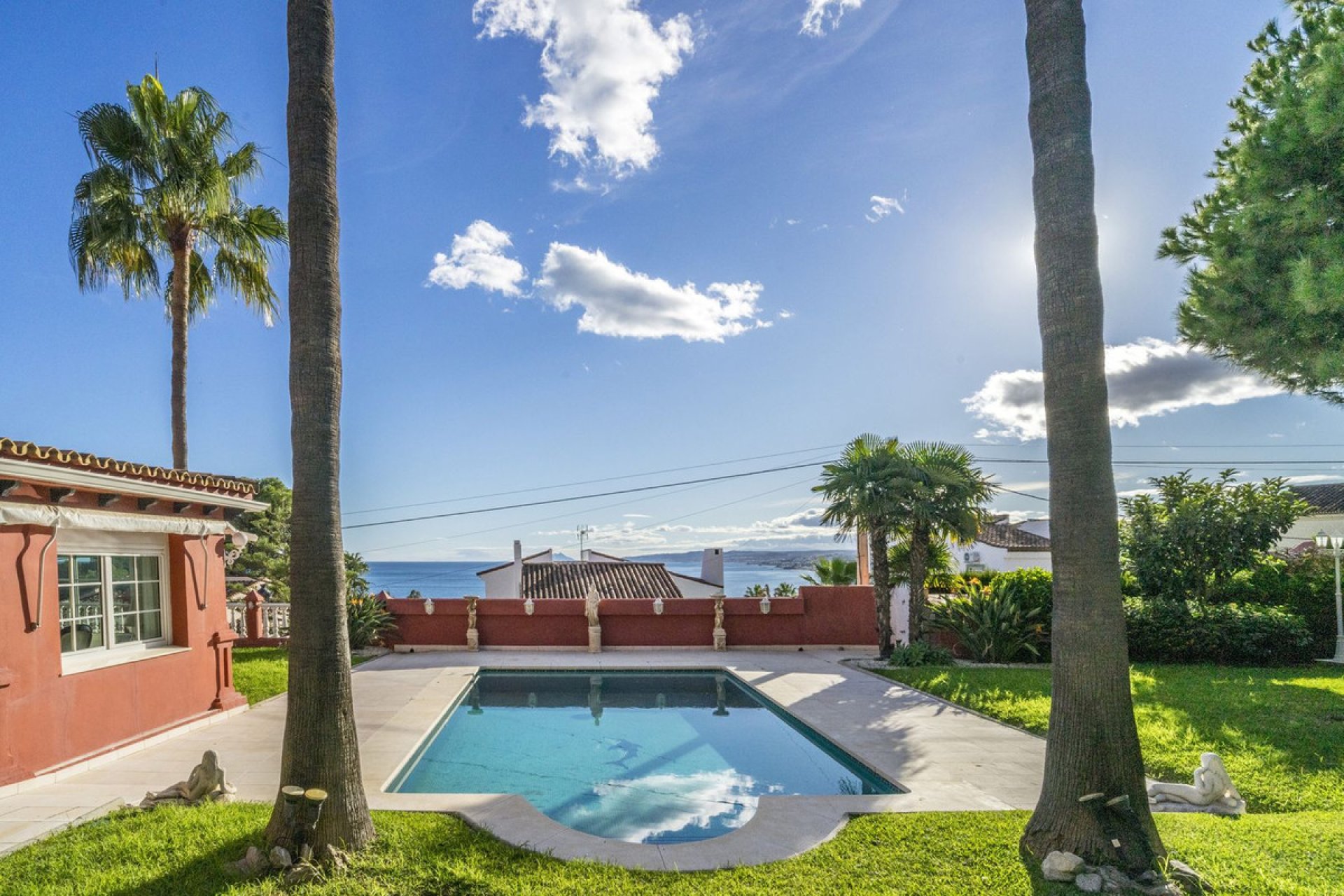 Resale - House - Detached Villa - Estepona - Estepona Centro