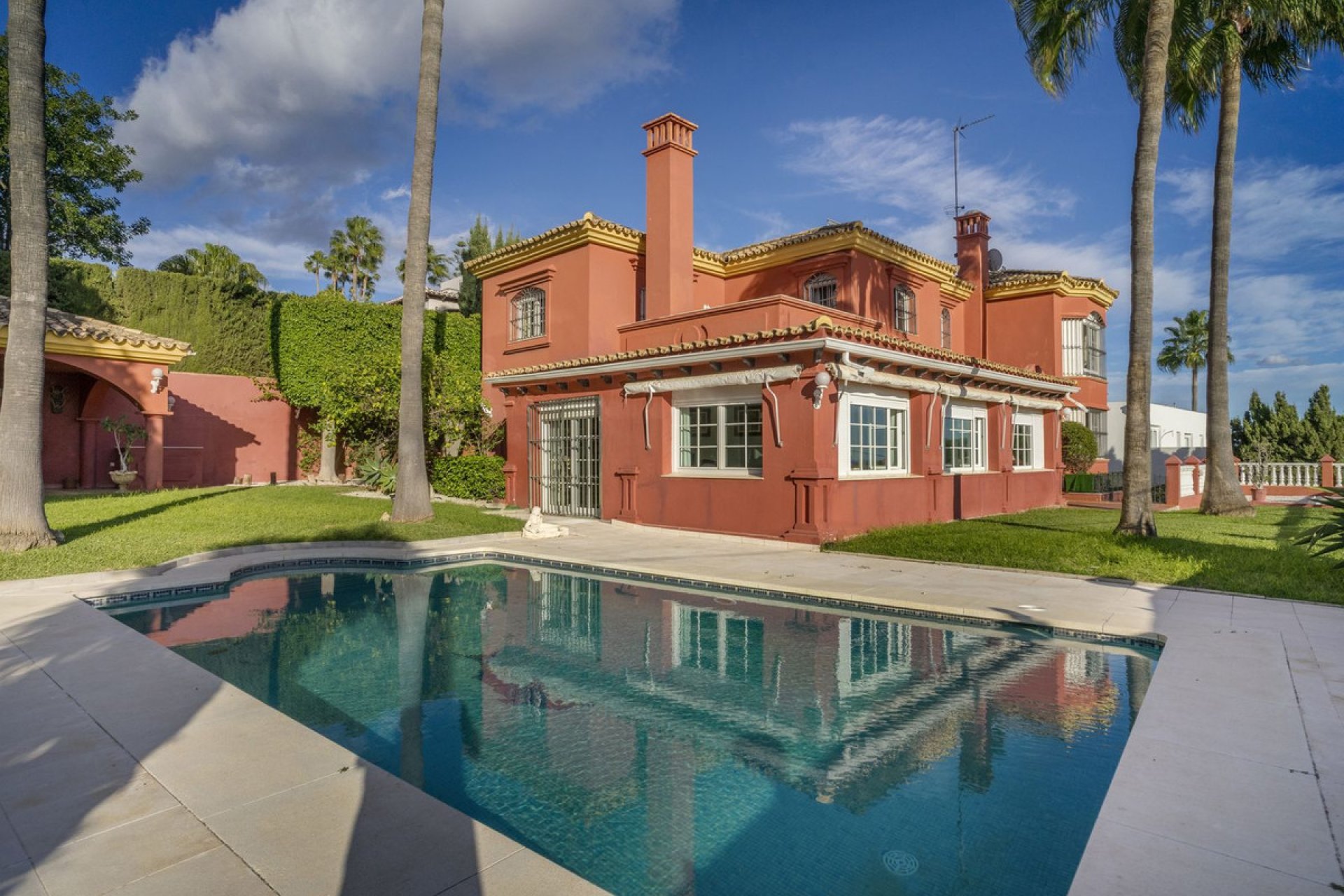 Resale - House - Detached Villa - Estepona - Estepona Centro