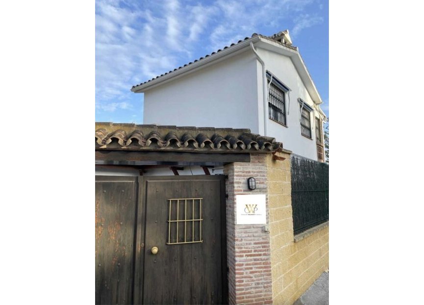 Resale - House - Detached Villa - Estepona - Estepona Centro