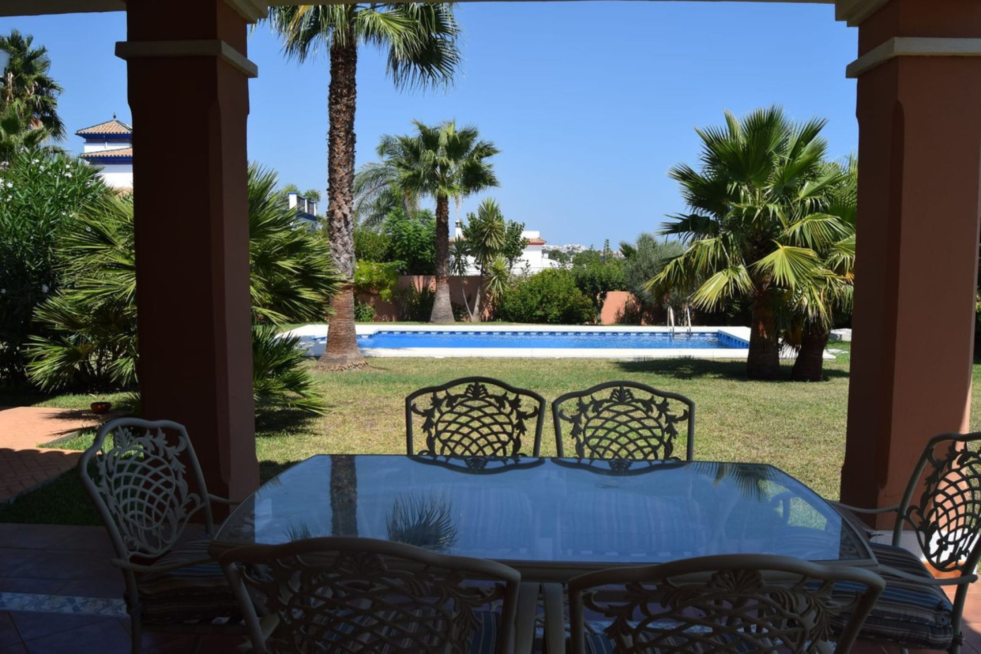 Resale - House - Detached Villa - Estepona - Estepona Centro