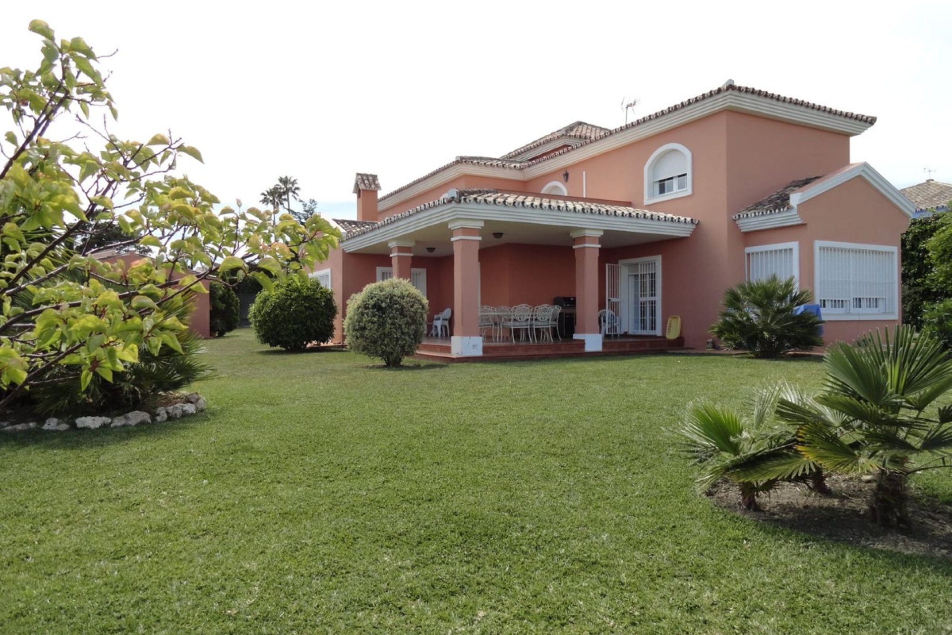 Resale - House - Detached Villa - Estepona - Estepona Centro