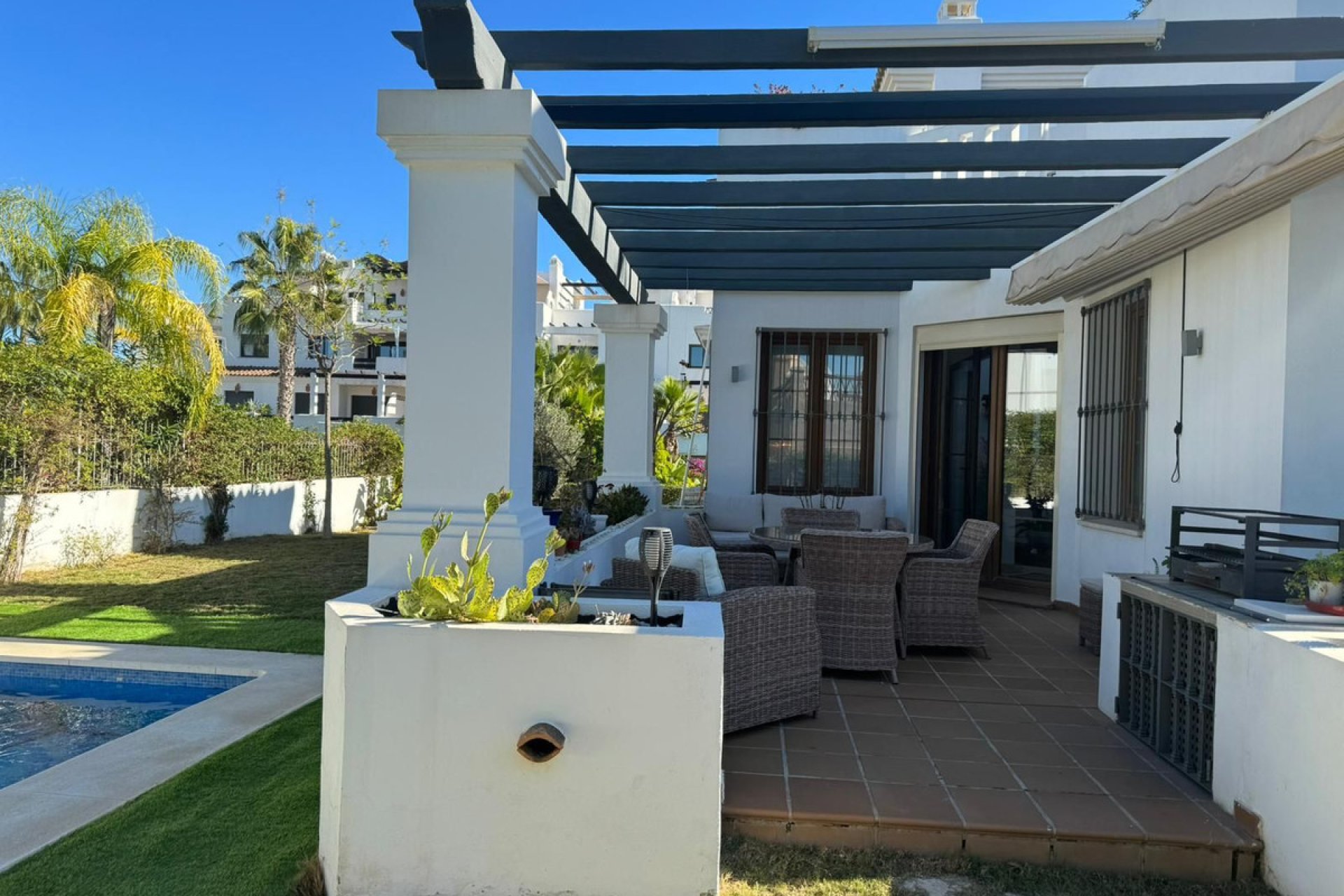 Resale - House - Detached Villa - Estepona - Estepona Centro