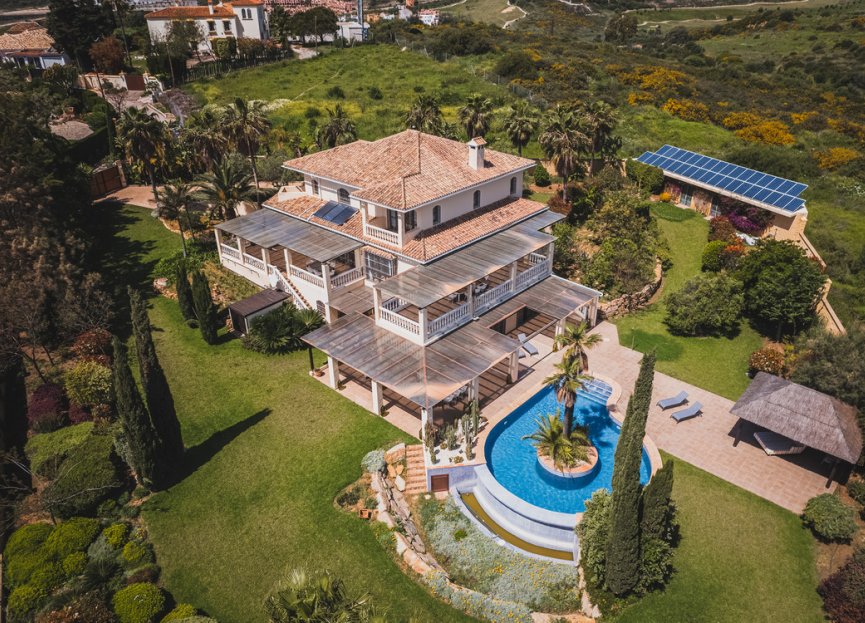 Resale - House - Detached Villa - Estepona - Estepona Centro