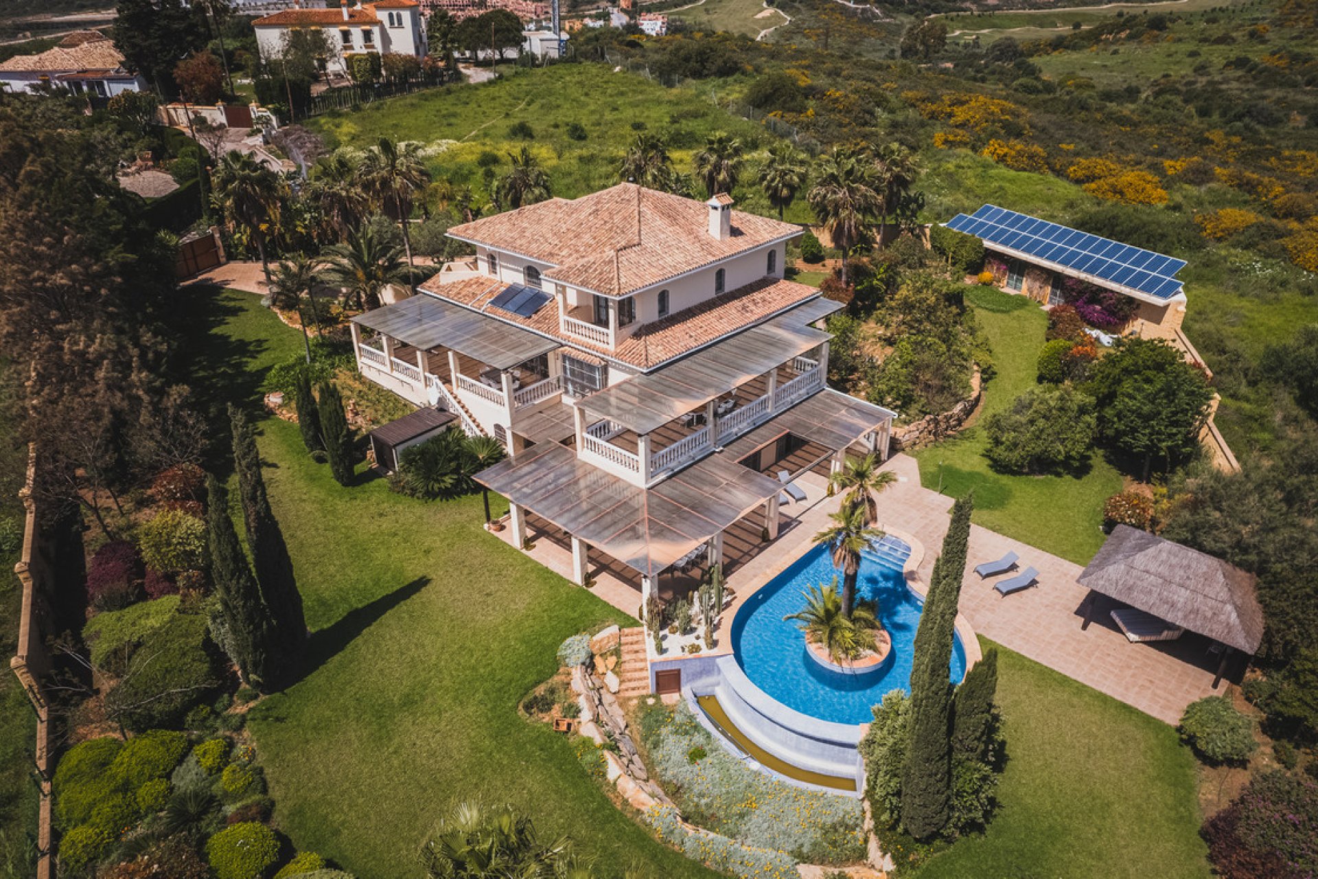 Resale - House - Detached Villa - Estepona - Estepona Centro