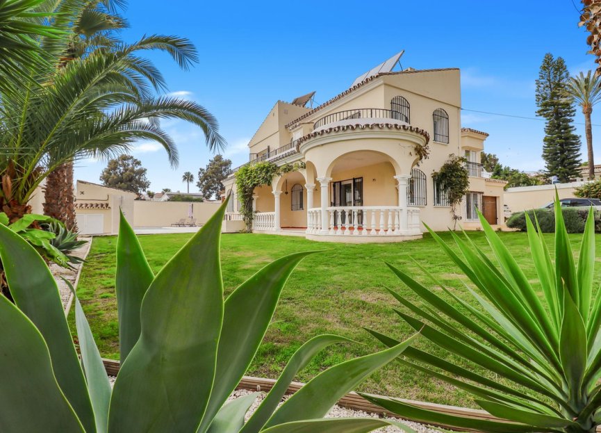 Resale - House - Detached Villa - Estepona - Estepona Centro