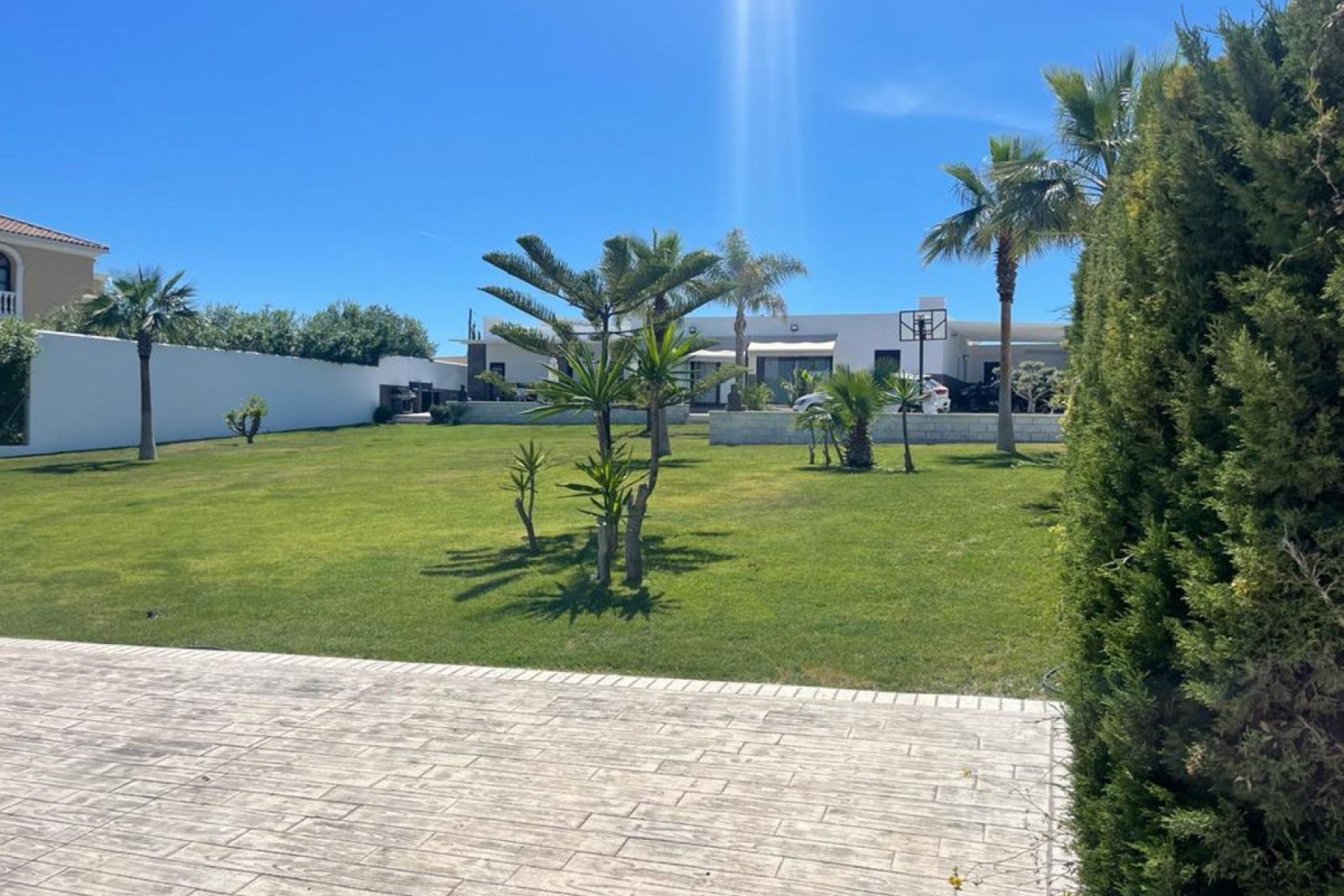 Resale - House - Detached Villa - Estepona - Estepona Centro