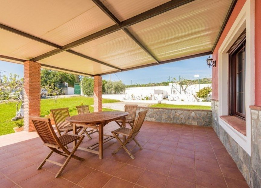 Resale - House - Detached Villa - Estepona - Estepona Centro