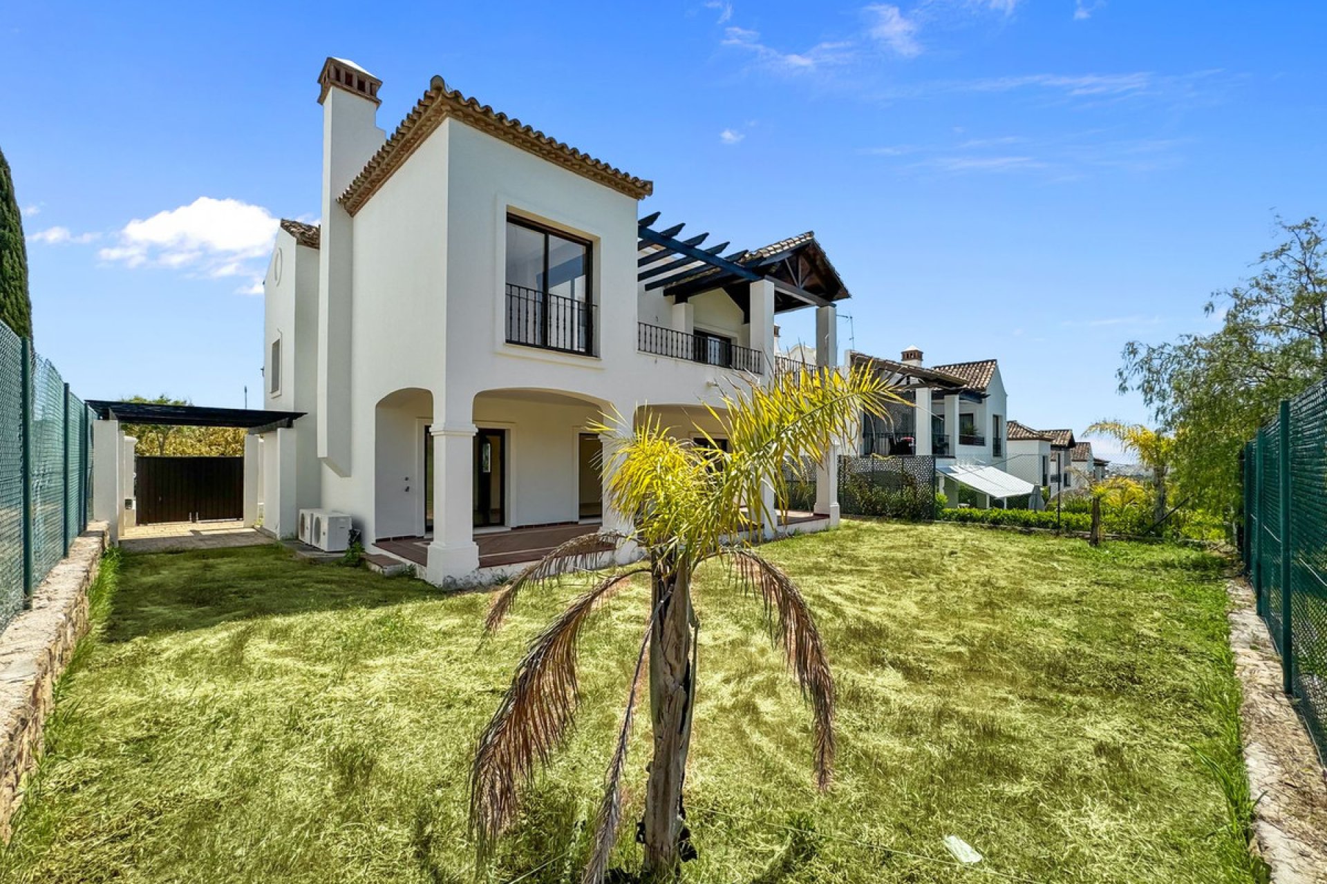 Resale - House - Detached Villa - Estepona - Estepona Centro