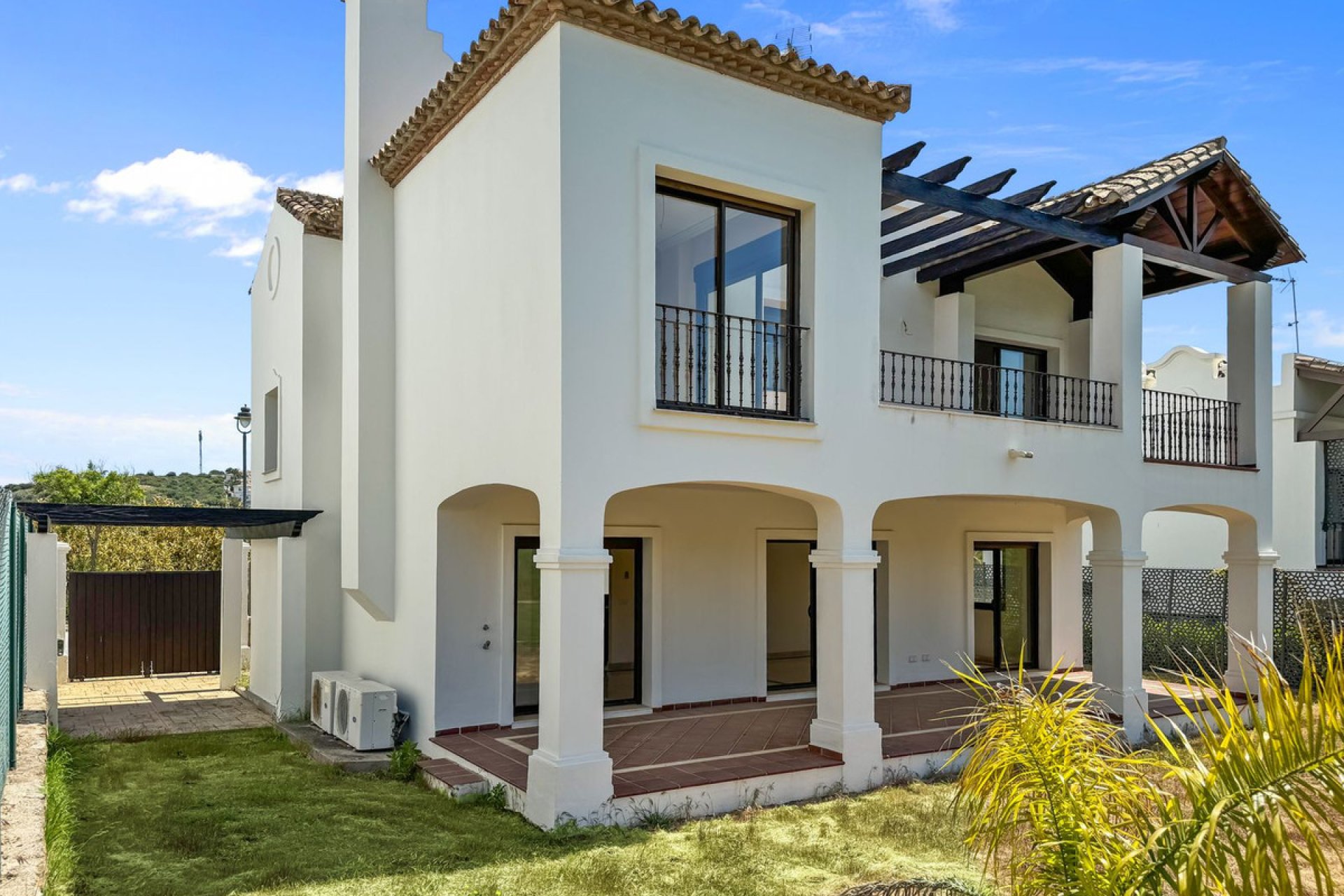 Resale - House - Detached Villa - Estepona - Estepona Centro