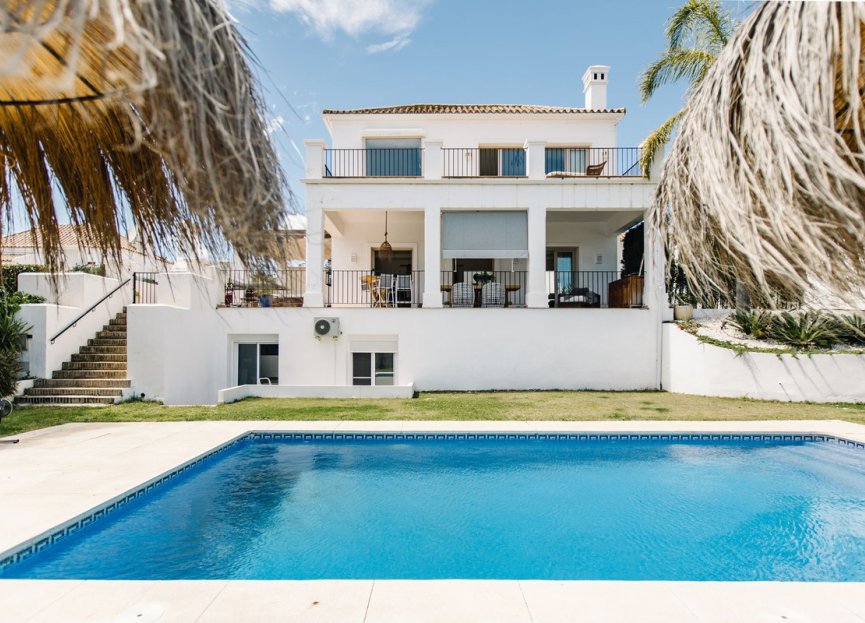 Resale - House - Detached Villa - Estepona - Estepona Centro