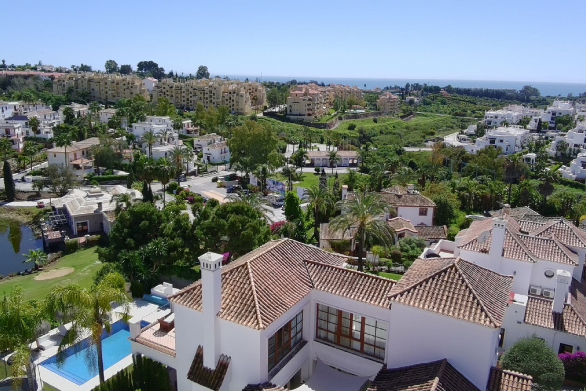 Resale - House - Detached Villa - Estepona - Estepona Centro