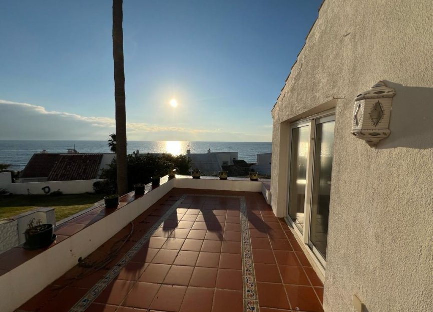 Resale - House - Detached Villa - Estepona - Estepona Centro