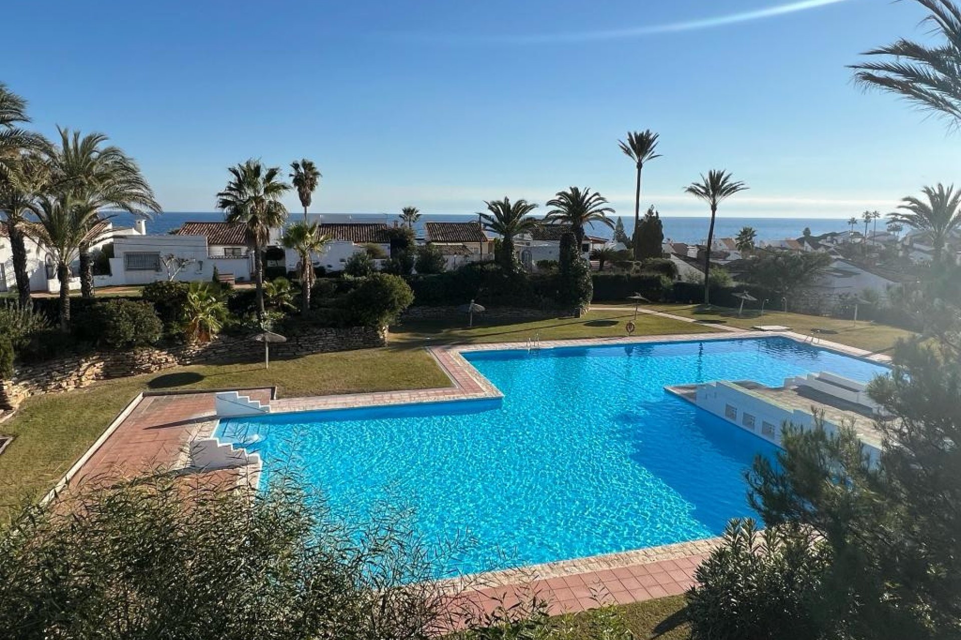 Resale - House - Detached Villa - Estepona - Estepona Centro